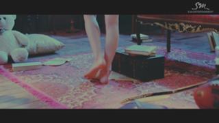 Taeyeon feet photo thumbnail