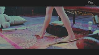 Taeyeon feet photo thumbnail