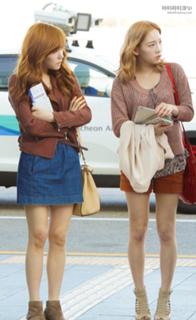 Taeyeon feet photo thumbnail