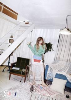 Taeyeon feet photo thumbnail