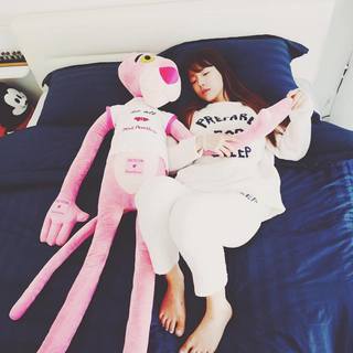 Taeyeon feet photo thumbnail