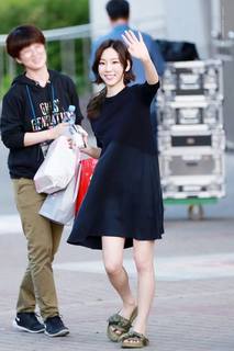 Taeyeon feet photo thumbnail