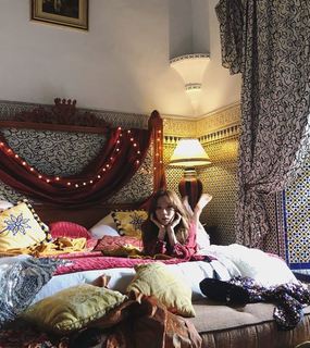 Taeyeon feet photo thumbnail