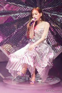 Taeyeon feet photo thumbnail