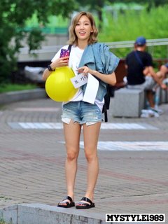 Taeyeon feet photo thumbnail