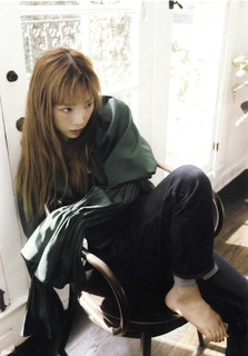 Taeyeon feet photo thumbnail