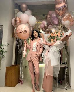 Taeyeon feet photo thumbnail