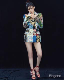 Taeyeon feet photo thumbnail