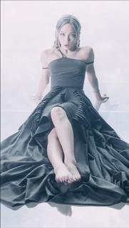 Taeyeon feet photo thumbnail