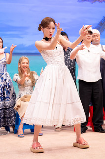 Taeyeon feet photo thumbnail