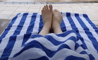 Taeyeon feet photo thumbnail