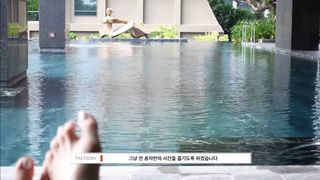 Taeyeon feet photo thumbnail