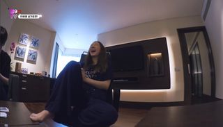 Taeyeon feet photo thumbnail