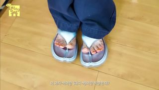 Taeyeon feet photo 6