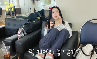 Taeyeon feet photo 1