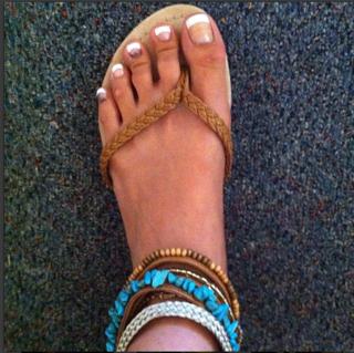Tahan Lew-Fatt feet photo 14