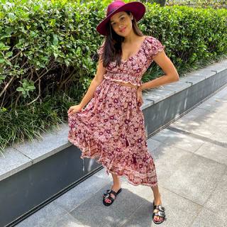 Tahan Lew-Fatt feet photo 13