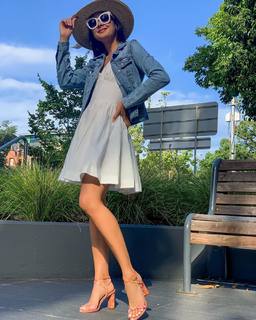 Tahan Lew-Fatt feet photo 11