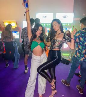 Tahan Lew-Fatt feet photo 5
