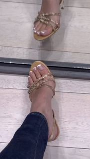 Tahan Lew-Fatt feet photo 13