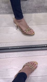 Tahan Lew-Fatt feet photo 12