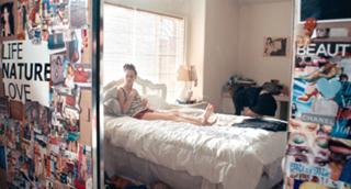 Taissa Farmiga feet photo thumbnail