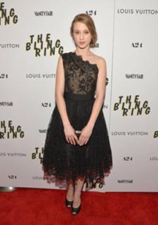 Taissa Farmiga feet photo thumbnail