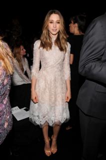 Taissa Farmiga feet photo thumbnail