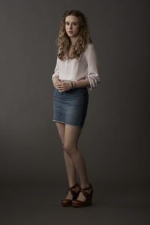 Taissa Farmiga feet photo thumbnail