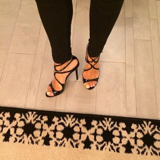 Tal Benyezri feet photo thumbnail