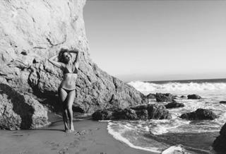 Tal Benyezri feet photo thumbnail