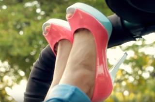 Tal Benyezri feet photo thumbnail