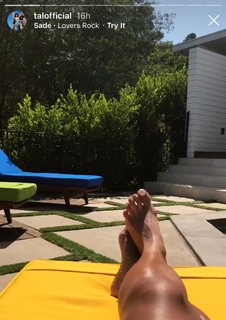 Tal Benyezri feet photo thumbnail