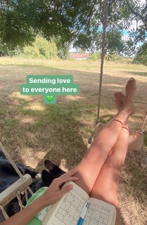 Tal Benyezri feet photo thumbnail