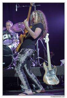 Tal Wilkenfeld feet photo 2
