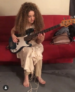 Tal Wilkenfeld feet photo 1