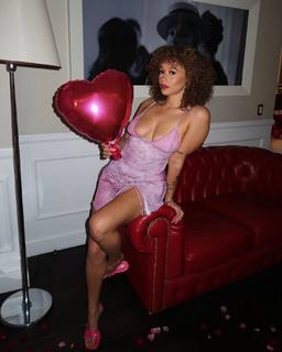 Talia Jackson feet photo 17