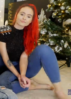 Talia Mar feet photo thumbnail