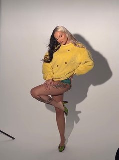 Talia Mar feet photo thumbnail