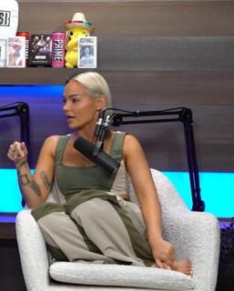 Talia Mar feet photo thumbnail