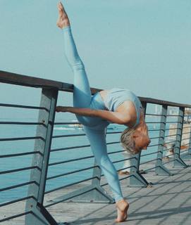 Talia Sutra feet photo 17