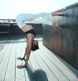 Talia Sutra feet photo 9