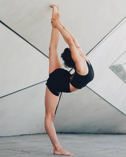 Talia Sutra feet photo 4
