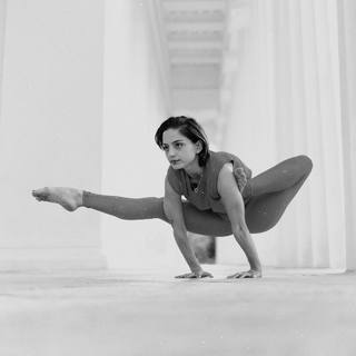 Talia Sutra feet photo 4