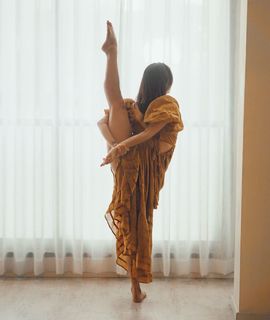 Talia Sutra feet photo 11