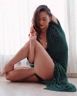 Talia Sutra feet photo 16