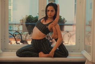 Talia Sutra feet photo 18