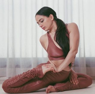 Talia Sutra feet photo 18