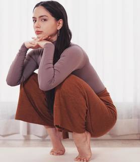 Talia Sutra feet photo 15