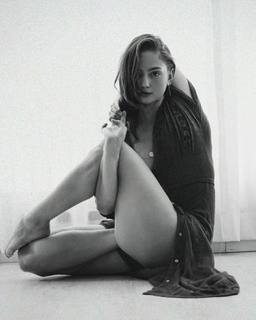 Talia Sutra feet photo 13